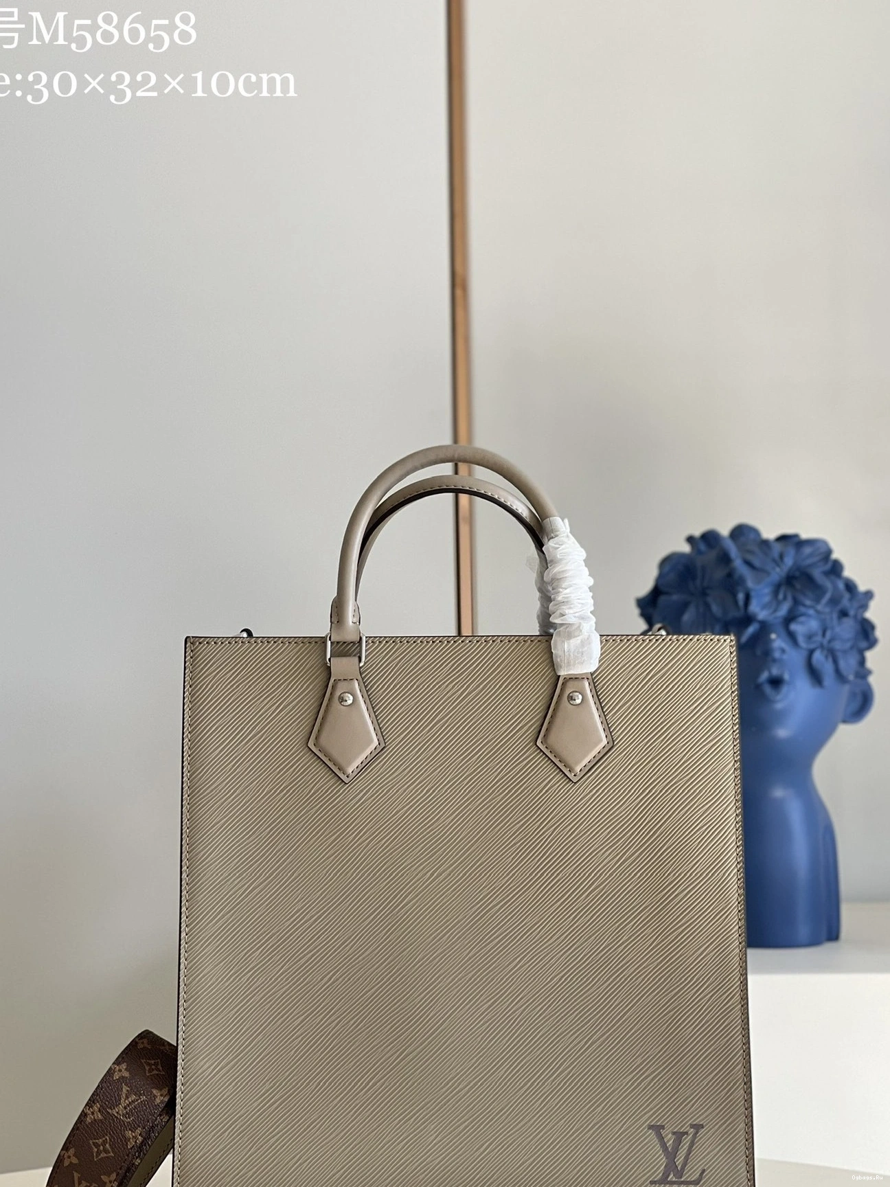 PETIT LOUIS VUITTON SAC PLAT 0226